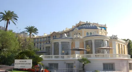 Hôtel Comté de Nice Отели рядом с достопримечательностью «Musee des Coquillages»