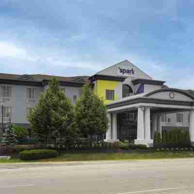 Spark by Hilton Guelph Hotel Exterior