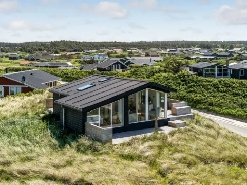 "Fatlinda" - 50m from the Sea