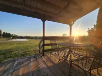 Breathtaking Views and Cozy Fireplace - Charming Modern Retreat