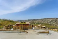 RedRock Faqra - Mountain Getaway Residences W Pool & Balconies