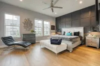 타운 레이크 타운하우스, 핫텁 있음, 게임룸 및 스카이라인 전망