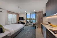 Littomore Suites Kingswood - Balkoner