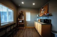 Desert Sage Retreat Hotels in Colorado City