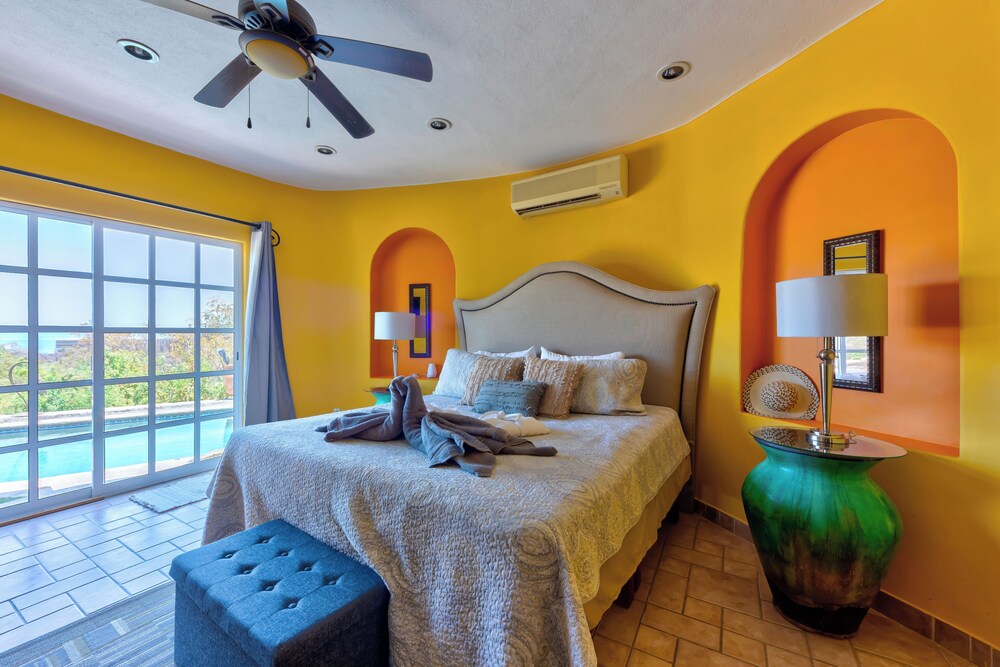 Bienvenido a Casa Juanita!! Your Personal Secluded Private Resort Awaits You! Hotels in Los Cabos