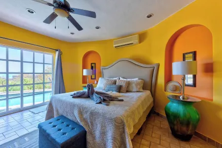 Bienvenido a Casa Juanita!! Your Personal Secluded Private Resort Awaits You!