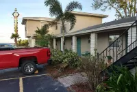 Siesta Motor Inn By Townhouse Kennedy Space Center Titusville I 95