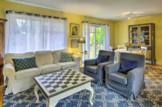 距離溫斯洛不到一英里的班布里奇島住所！