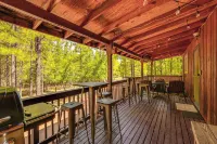 Coconino Cabin w/ Kayaks ~ 13 Mi to Reservoir - Pet friendly