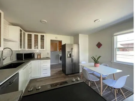 Modern 3 Bedroom Home in Beaverton