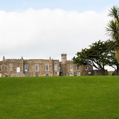 Premier Inn Bude Hotel Отели в г. Бьюд