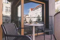 Rojo - Aksamitne Tony Ponad Starym Miastem