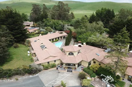 Sonoma Coast Villa Отели в г. Диллон Бич