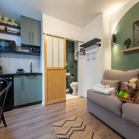 Peaceful studio - 2P - Faubourg-Montmartre Отели рядом с достопримечательностью «Кабаре Фоли-Бержер»