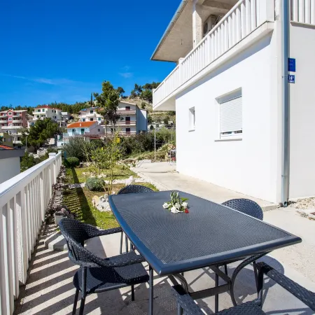 Apartments Magdales - Two Bedroom Apartment with Balcony A1 Ξενοδοχεία στην πόλη Duce