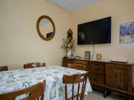 Apartments & Rooms Green Bay - Double Room with Balcony and Sea View (Room 2) Отели рядом с достопримечательностью «Mel Beach»