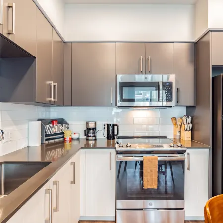 1BR | Rooftop, Gym, Views | Bellevue | Sophari B