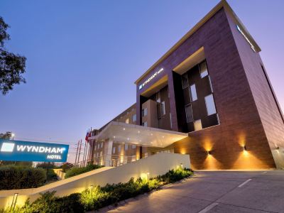 WYNDHAM SANTIAGO AIRPORT