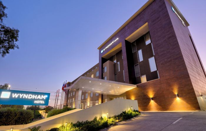 WYNDHAM SANTIAGO AIRPORT