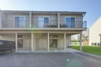 Charming Condo on Lake Erie w/ Community Pool Hotels in 