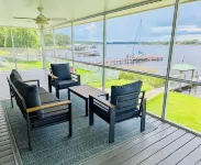 Blackwater Bay Bungalow - Pet friendly waterfront home!