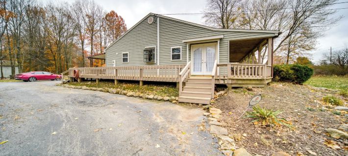 North Jackson Vacation Rental w/ Wraparound Deck! Hotels in Mahoning County
