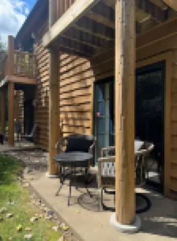 Charming woodland villa located in a secured resort across from Starved Rock