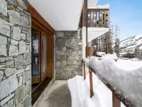 Apartment in Hautes-Alpes with Ski-In Access - 2-Star