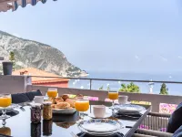 Elegant Seaside Villa in Èze Hotels in Eze