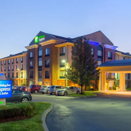 Holiday Inn Express & Suites AUBURN by IHG