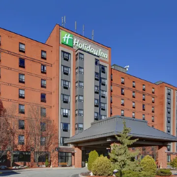 Holiday Inn & Suites Windsor (Ambassador Bridge) by IHG