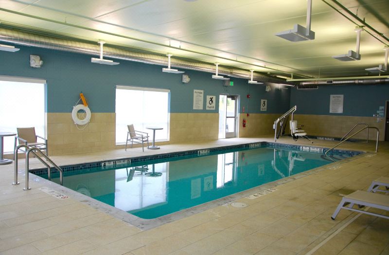 Holiday Inn Express & Suites Oswego by IHG photo 2