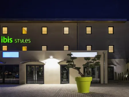 Ibis Styles Villeneuve-Sur-Lot Отели в г. Монфланкен