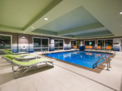 Holiday Inn Express & Suites SOUTHAVEN CENTRAL - MEMPHIS by IHG Hotels in Southaven