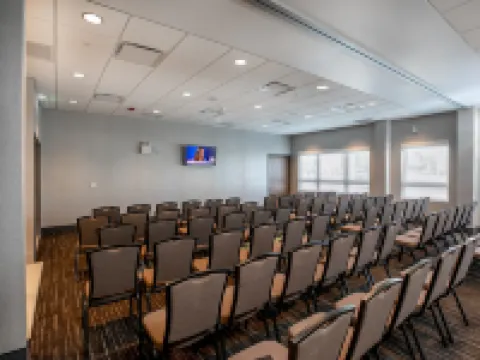 萊斯布里奇東南智選假日酒店 萊斯布里奇酒店