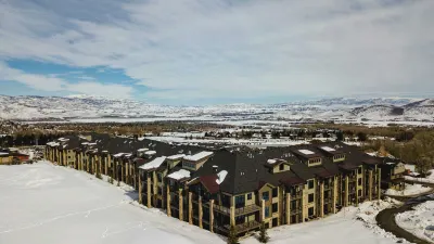 Kestrel by AvantStay Close to the Ski Slopes in This Majestic Home in Park City Hotels near Sitka Super Park