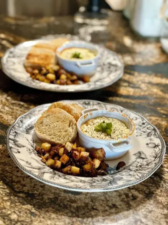 Pillow and Paddock B&B