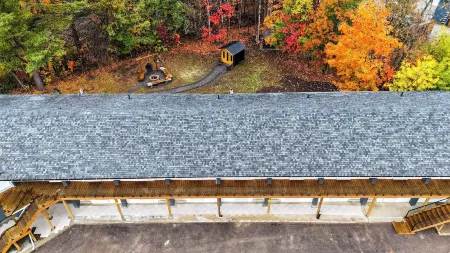 Stay Inn Muskoka Отели в г. Грейвенхерст