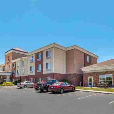 コンフォート スイーツ アーバナ シャンペーン ユニバーシティ エリア Hotel Exterior