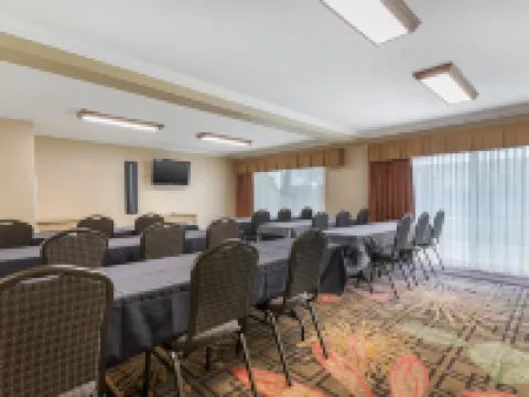 Best Western Plus Garden Court Inn Hotels in Fremont