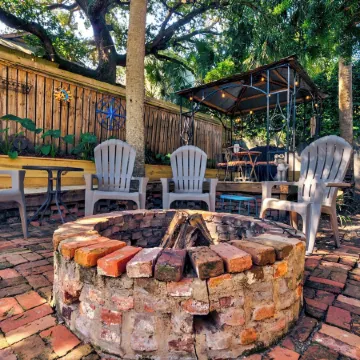 Beachside Boutique Inn – Folly Beach Rooms & Private Cottages