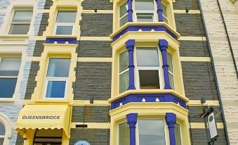 Queensbridge Hotel