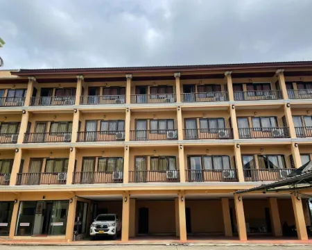 Riverside Houayxay Hotel โรงแรมในห้วยทราย