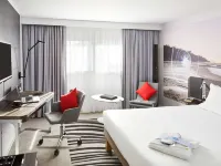 Novotel Birmingham Airport Hotels near World Duty Free(Birmingham International Airport)