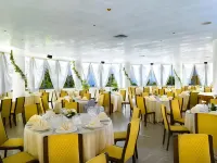 International Hotel & Suite - breakfast