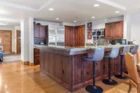 3 Bd, 4 Ba CONDO IN THE HEART OF BEAVER CREEK VLG Hotels in Beaver Creek