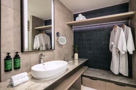 Crowne Plaza Labuan Bajo by IHG