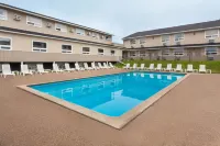 Days Inn by Wyndham Fredericton - Pools