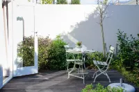 Thirty on Grace Hotels in Claremont