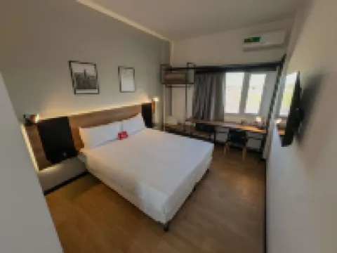 Ibis Puerto General San Martin Hotel a 